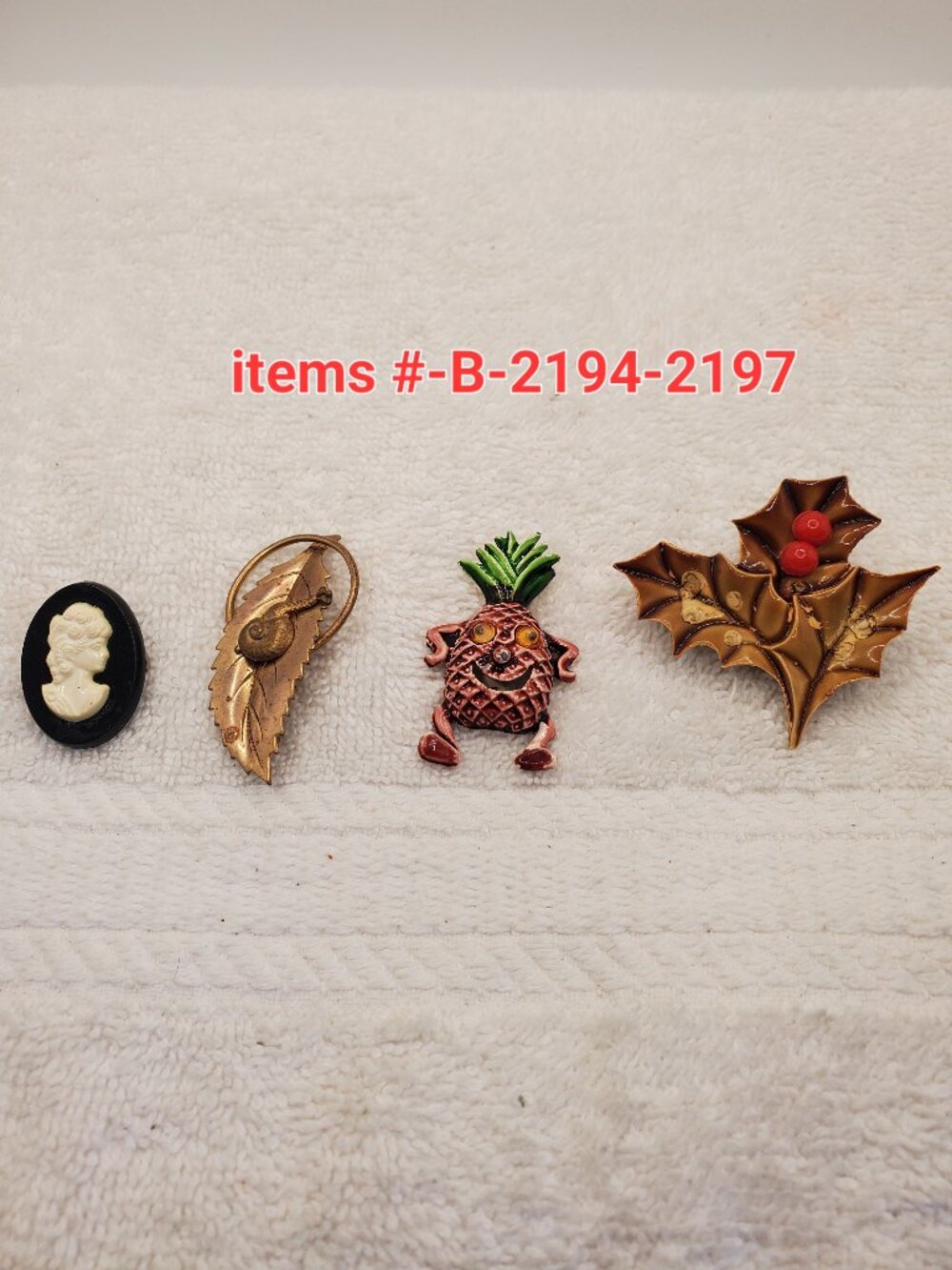 4 Brooches, items # B-2194-2197,. wt 28 grams.